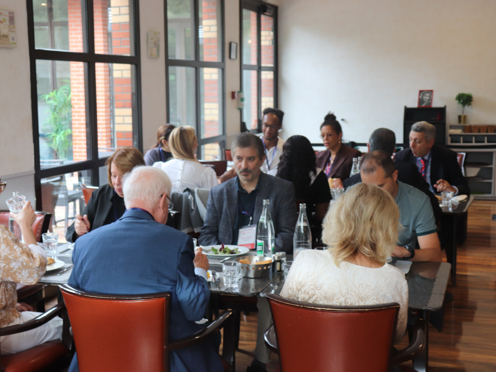 Gynecology-Conference-All Participants-Liunch Break-Noveltics-Group